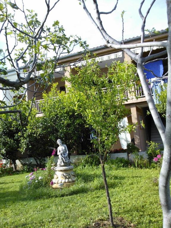Apartments Lana Starigrad Paklenica Rum bild